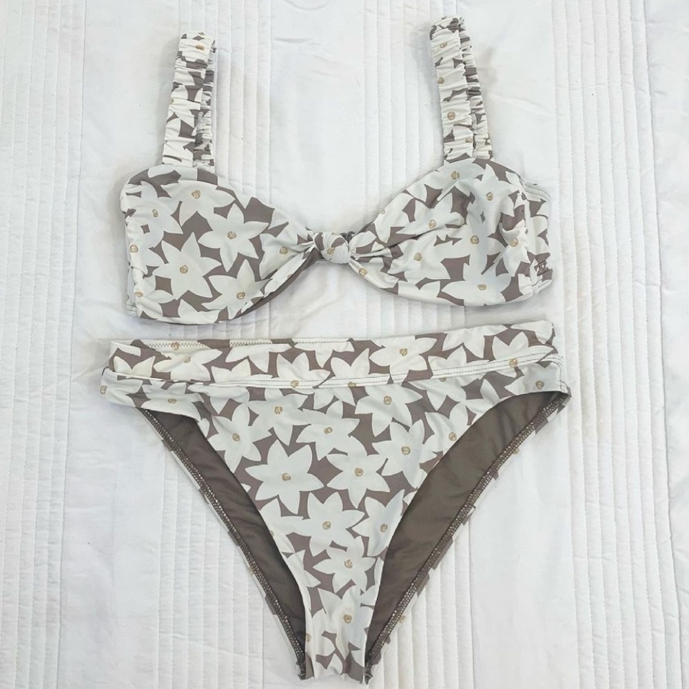 Billabong floral bikini